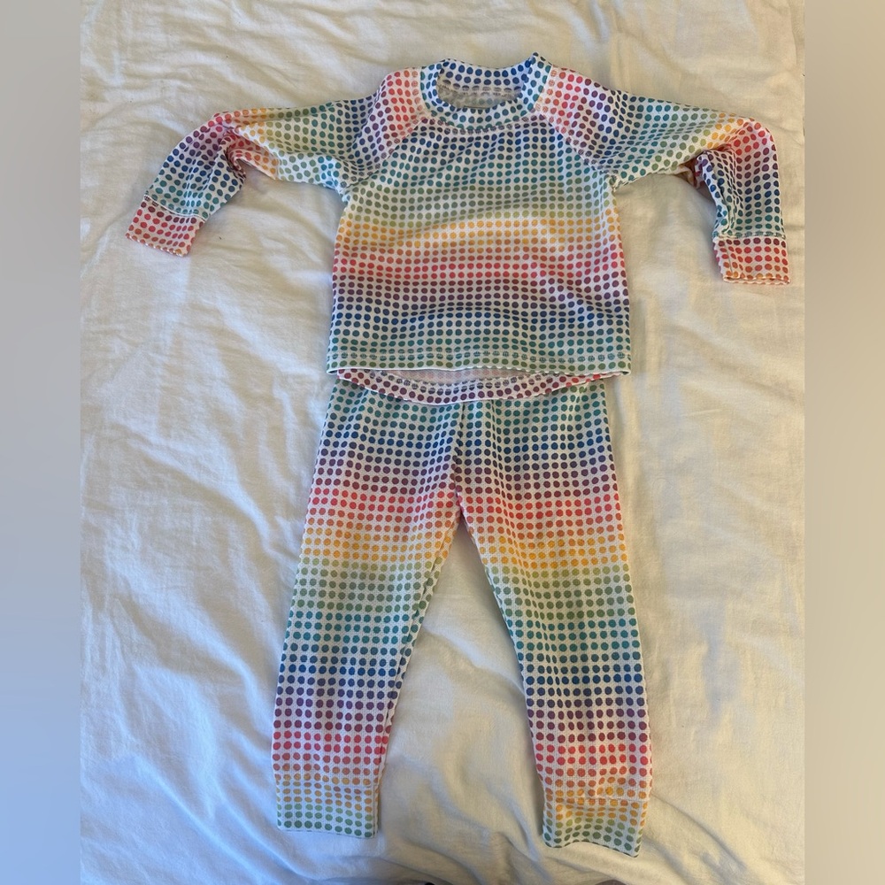 L.L. Bean toddler girls base layer set size 3T. Very good used condition.